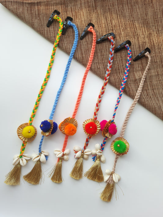 Gota Pompom Hair Clip