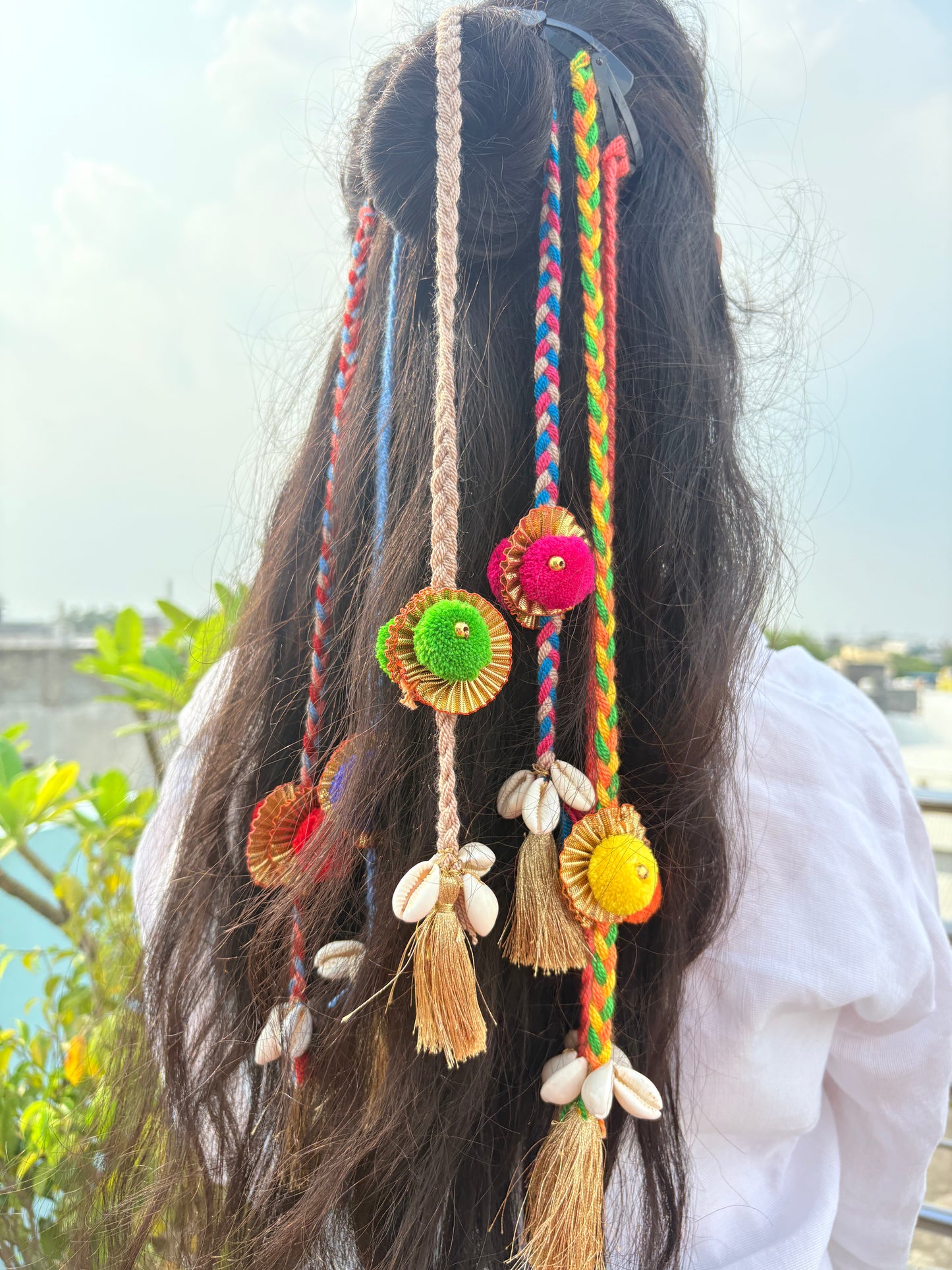 Gota Pompom Hair Clip