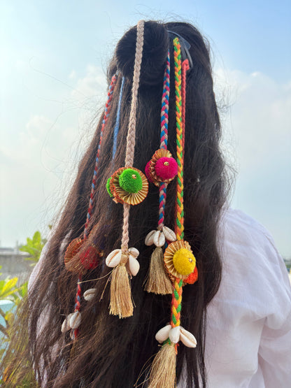 Gota Pompom Hair Clip