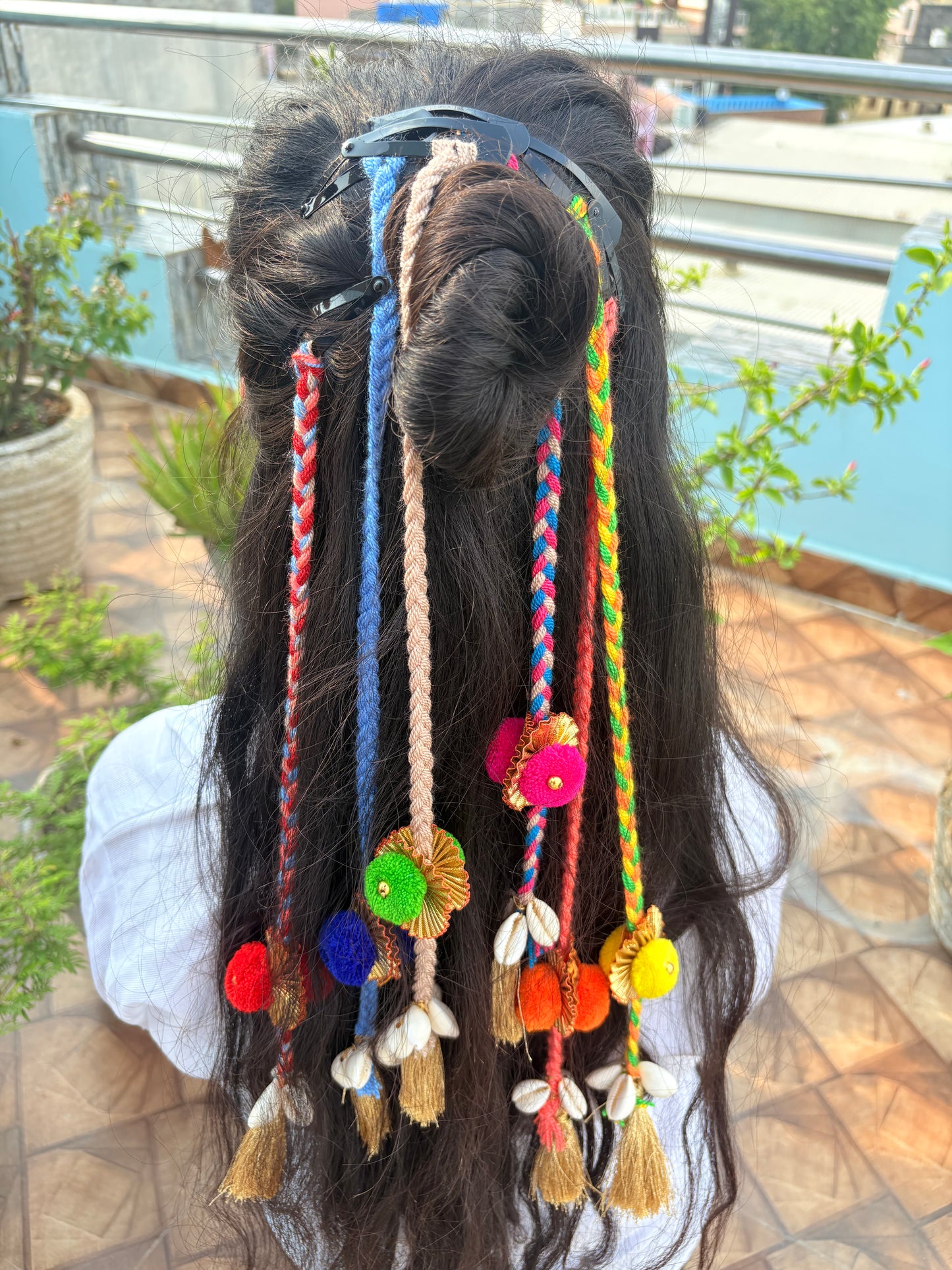 Gota Pompom Hair Clip