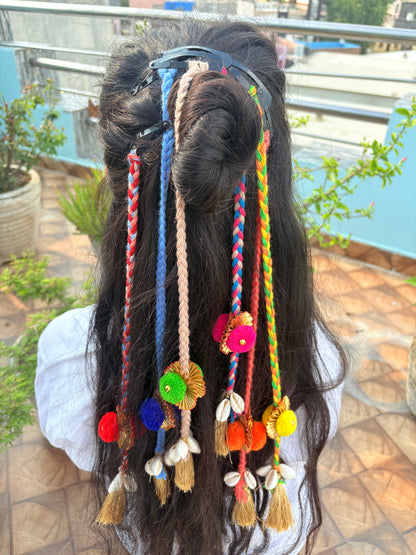 Gota Pompom Hair Clip